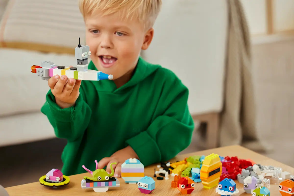 LEGO Classic Creative Space Planets 450 Pieces Multicolour