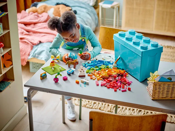 LEGO Classic Vibrant Creative Brick Box 4+ 850Pcs 11038