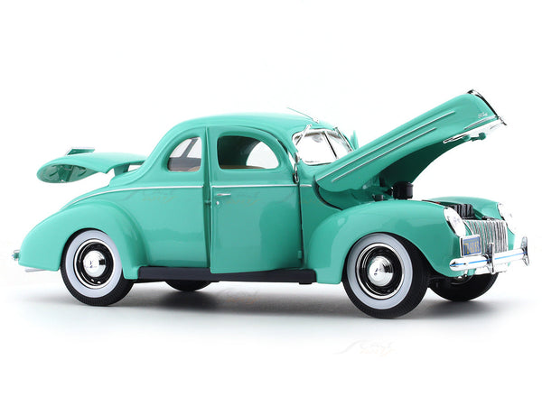 1939 Ford Coupe Green 1:18 Maisto licensed diecast scale model car collectible