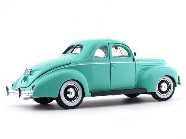 1939 Ford Coupe Green 1:18 Maisto licensed diecast scale model car collectible