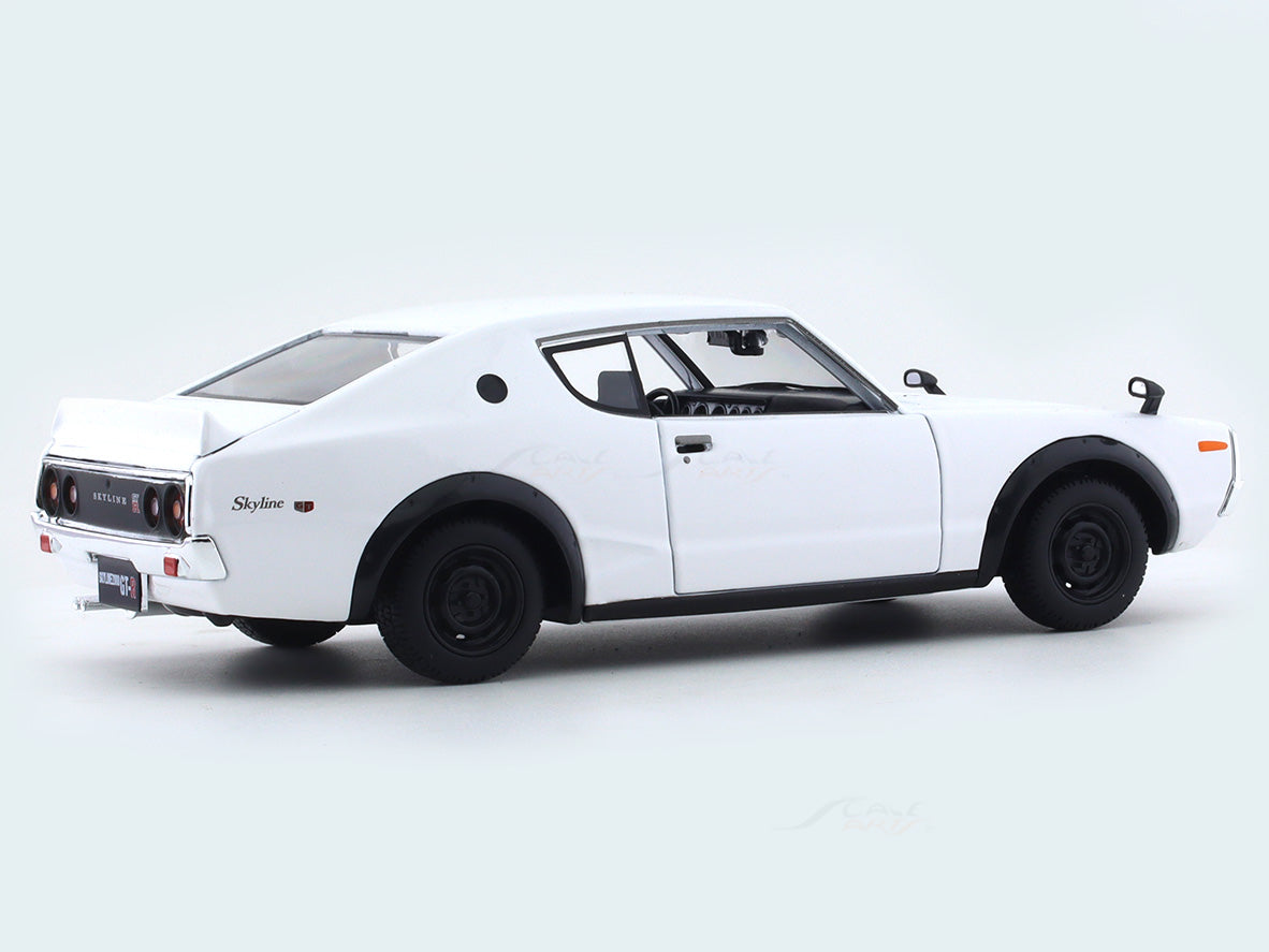 Maisto 1973 Nissan Skyline 2000GT-R 1:24 Licensed Diecast Alloy Scale Model Car