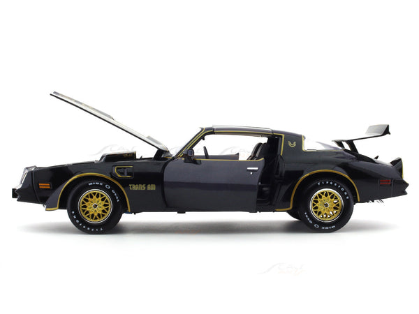 Maisto - 1/18 Scale Model Compatible with Pontiac Firebird Trans AM 1978 Classic Car Model Collectible - Assorted