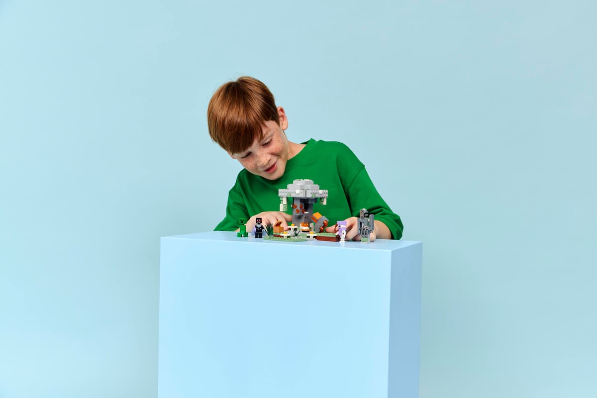 LEGO Minecraft The Pale Garden 243 Pieces 12 × 16 × 15 cm Multicolour