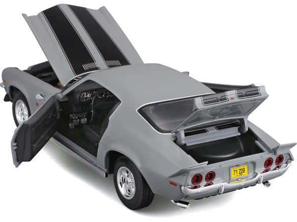 Maisto 1971 Chevrolet Camaro grey 1:18 diecast scale model