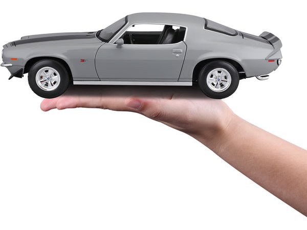Maisto 1971 Chevrolet Camaro grey 1:18 diecast scale model