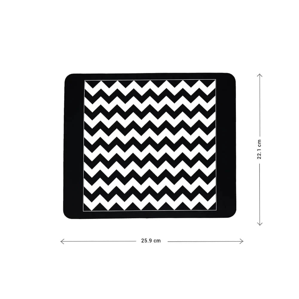 Brainsmith Patterns Newborn High Contrast Flash Cards Set of 10 Cards 26 × 22 cm Black & White