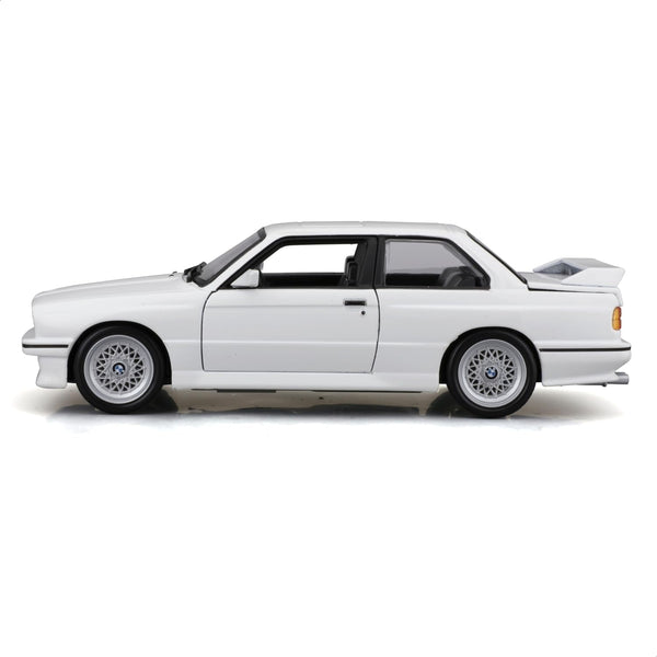 Bburago 1:24 1988 BMW 3 Series M3 E30 White Licensed Diecast Scale Model Car
