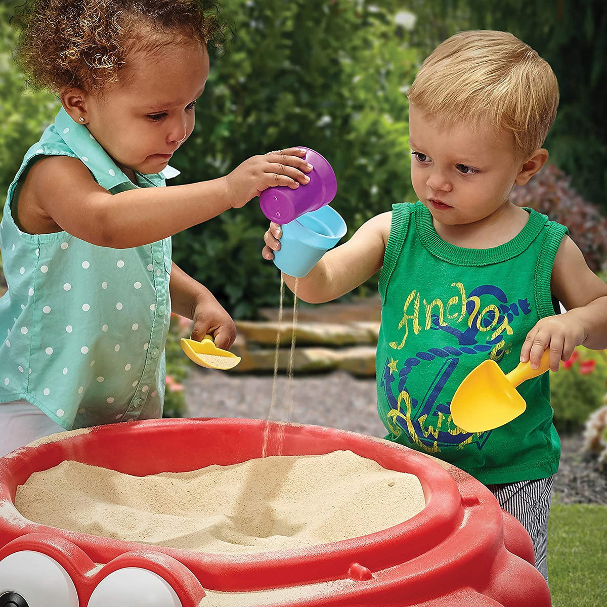 Step2 Crabbie Sand Table with Lid & Sand Play Accessories 18M+