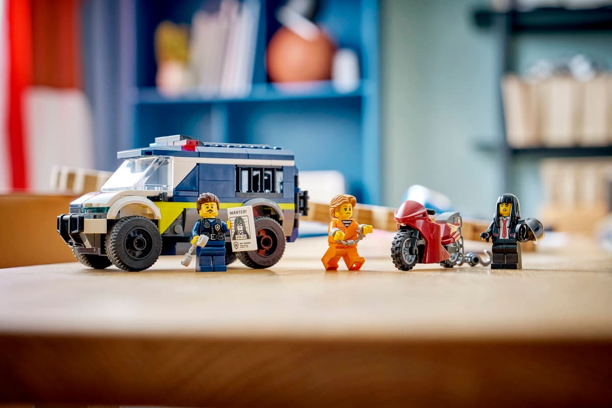 LEGO City Police Prisoner Transport Van 198 Pieces 7 × 14 × 6 cm Multicolour
