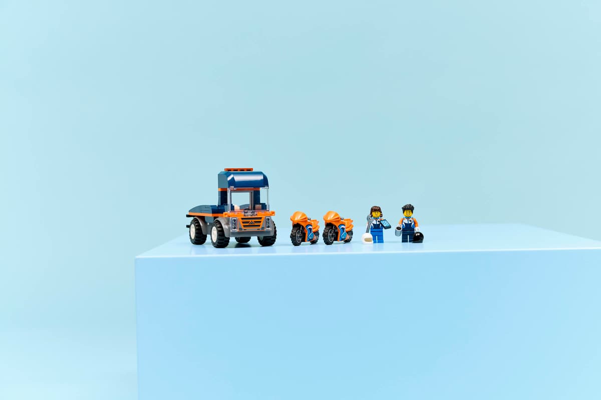 LEGO City Motorcycle Transporter 88 Pieces 8 × 14 × 7 cm Multicolour