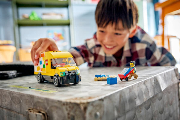 LEGO City The LEGO Van 276 Pieces 6Y+ – Yellow