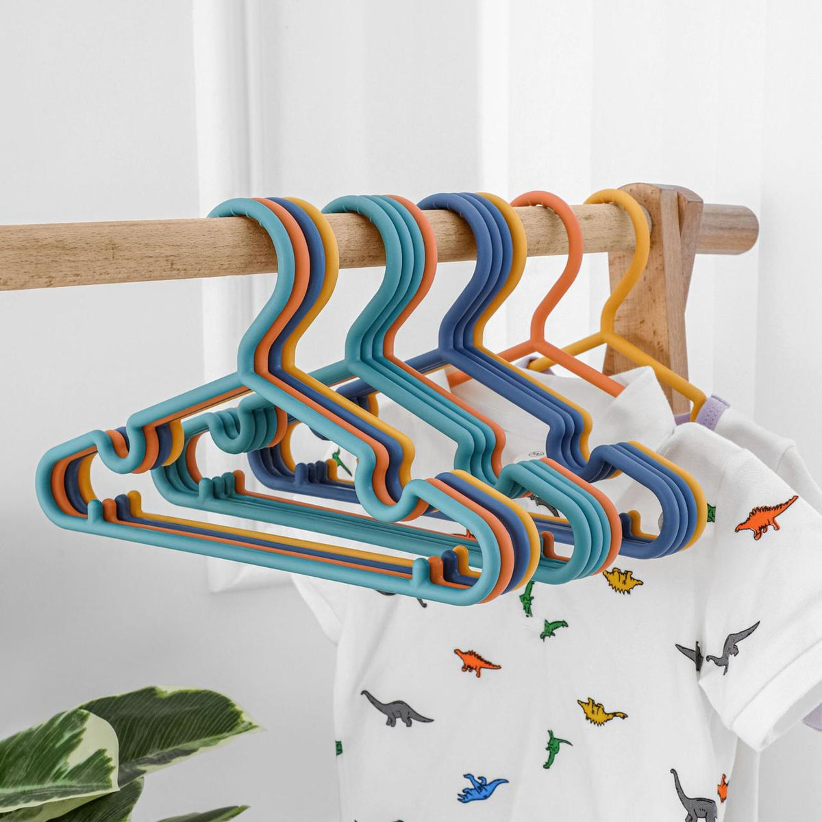 YOMH Plastic Clothes Hangers Pack of 20- Assorted Colours