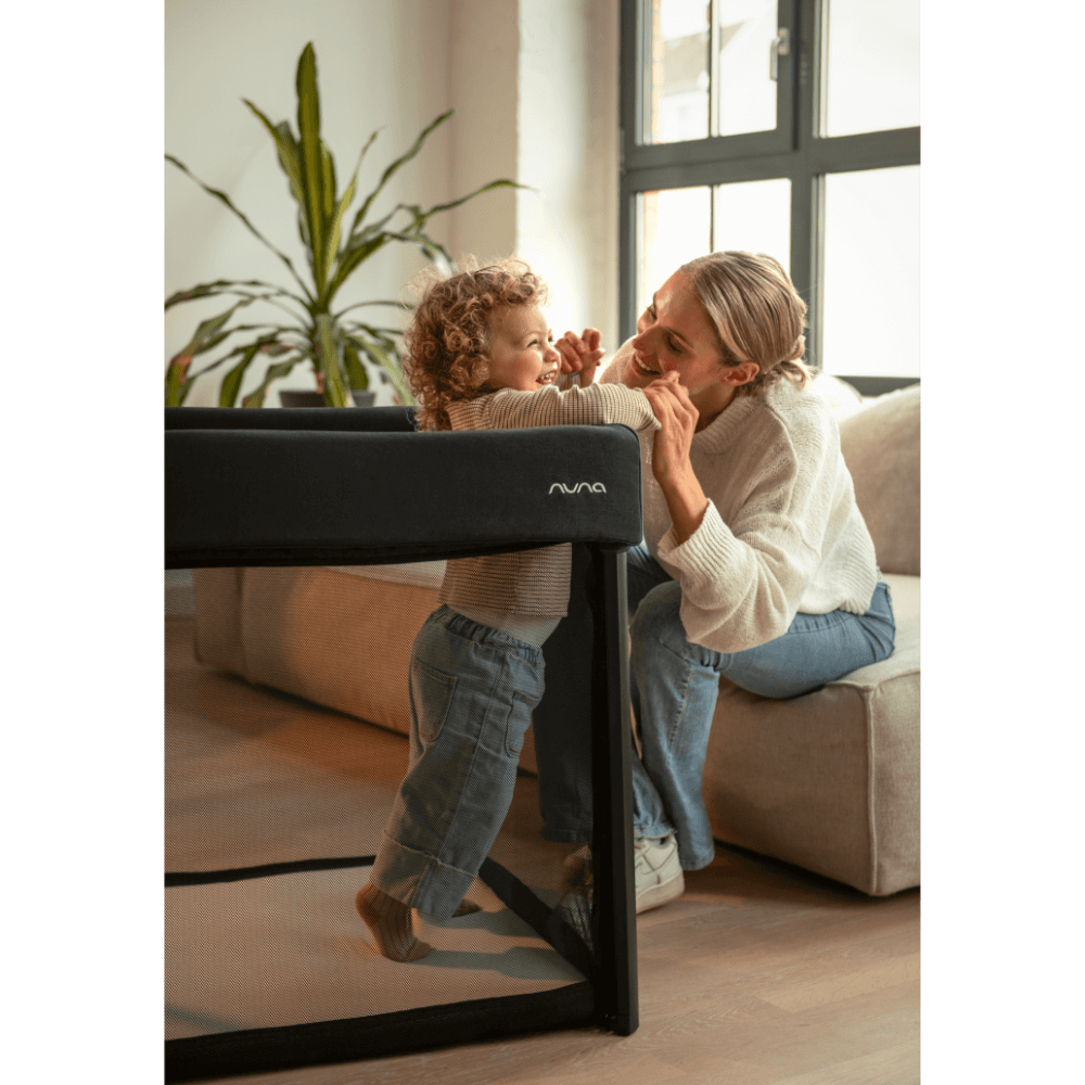 Nuna Paal Play Yard - Caviar