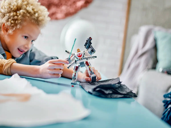 LEGO Star Wars Luke Skywalker X-Wing Mech 6+ 195Pcs 75390