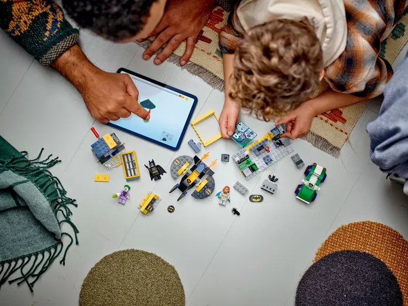 LEGO The Batcave™ with Batman™, Batgirl™ and The Joker™