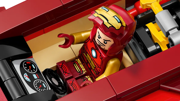 LEGO Marvel Iron Man Car & Black Panther vs Red Hulk 7+ 295Pcs 76310