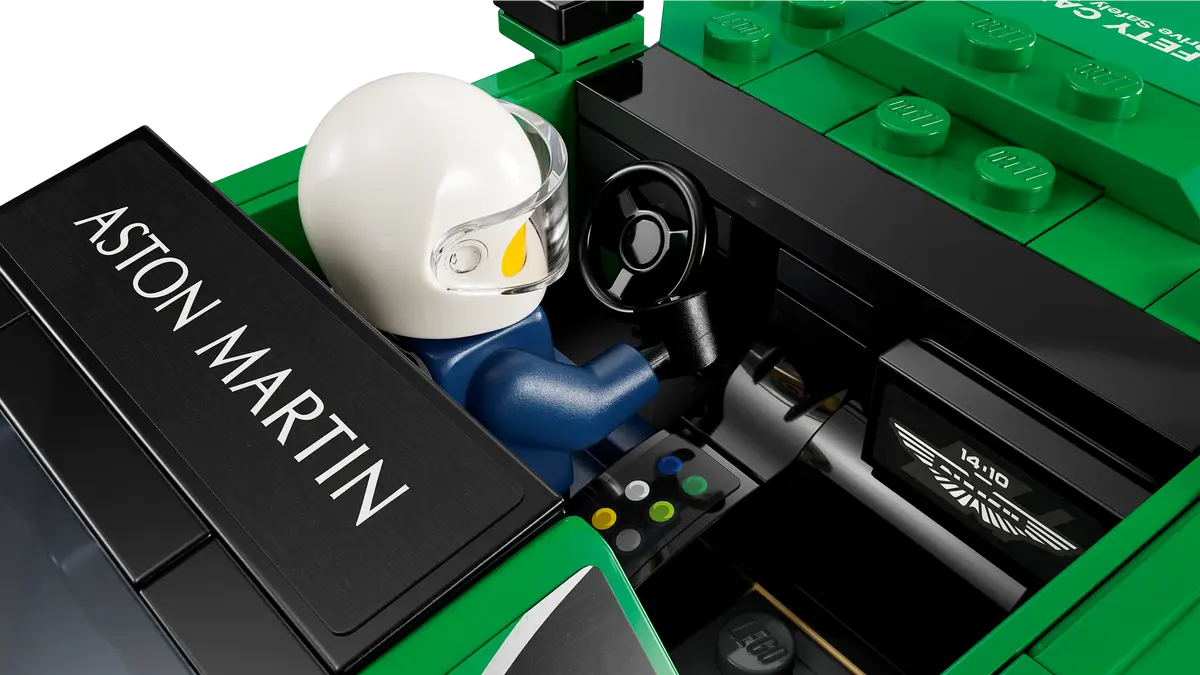 LEGO Speed Champions Aston Martin Safety Car & Amr23 9+ 546Pcs 76925