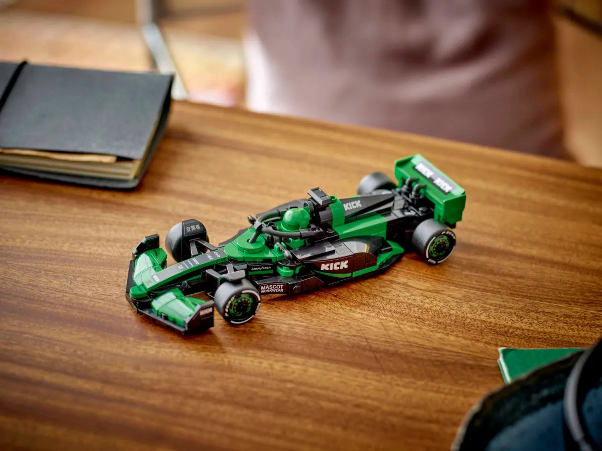 LEGO Speed Champions KICK Sauber F1 Team C44 Race Car 259 Pieces Multicolour