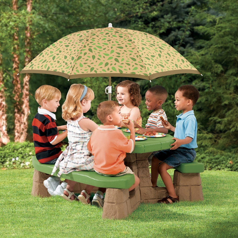 Step2 Picnic Table W Umbrella
