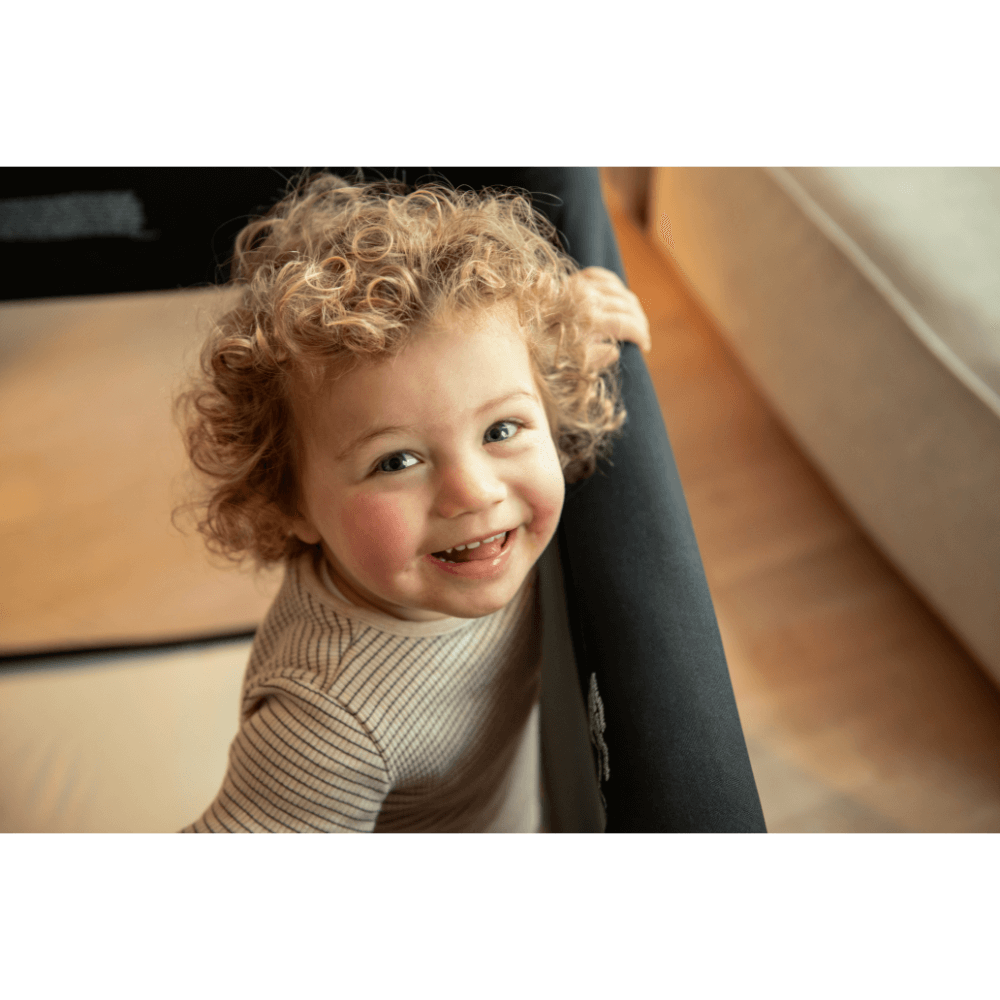 Nuna Paal Play Yard - Caviar
