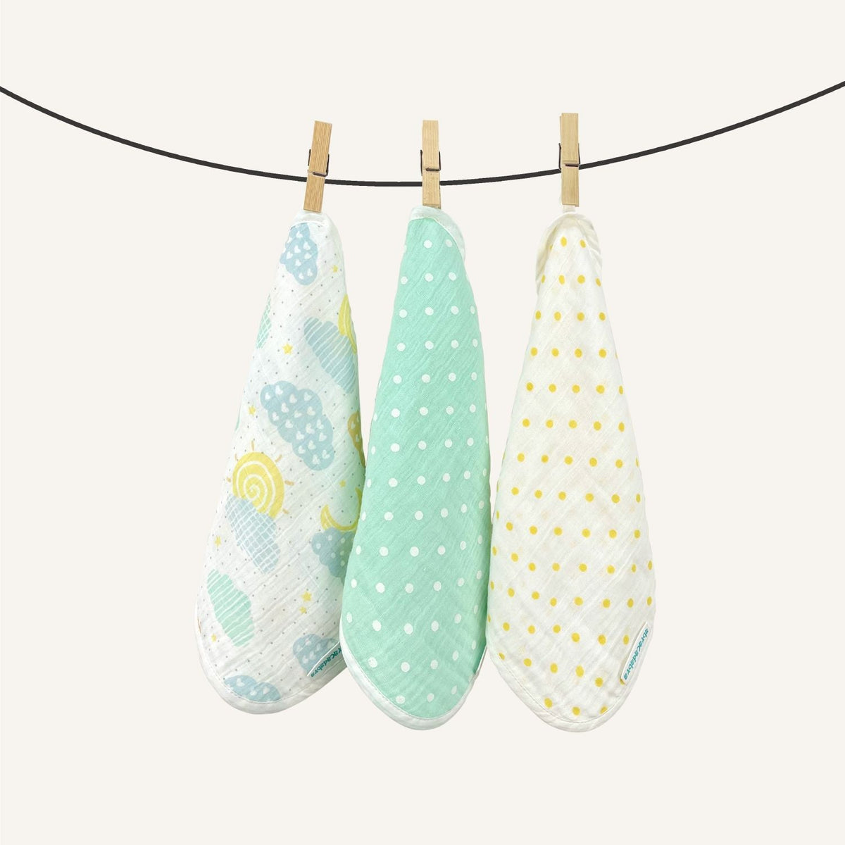 Abracadabra Muslin Wipes Set of 3 25 × 25 cm Lost in Clouds Multicolour