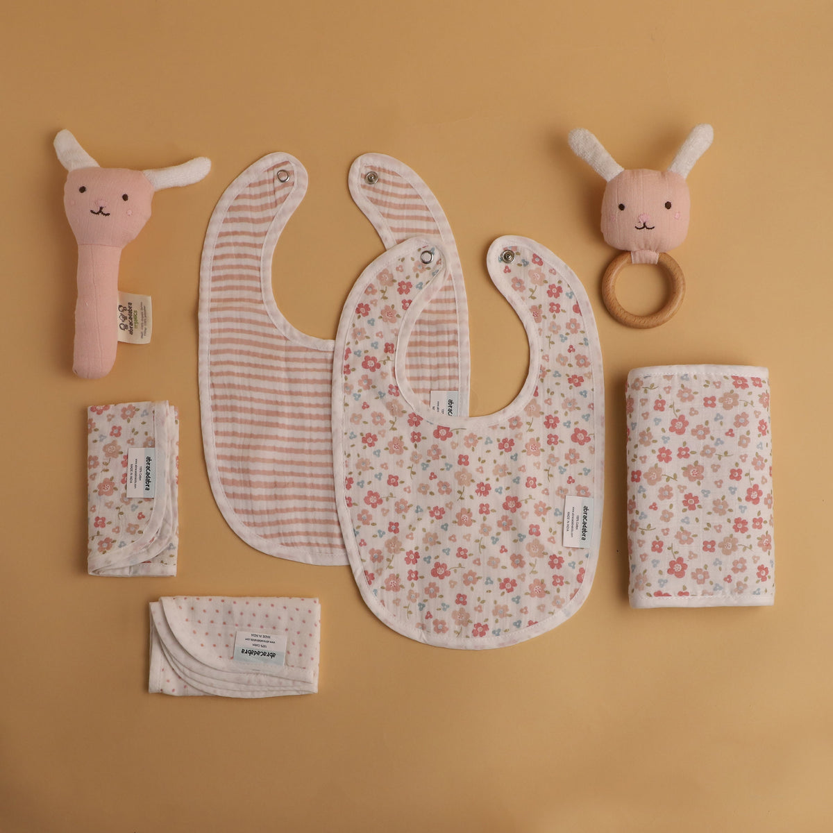 Abracadabra Girls Muslin Feeding Essentials Gift Set – Pack of 7