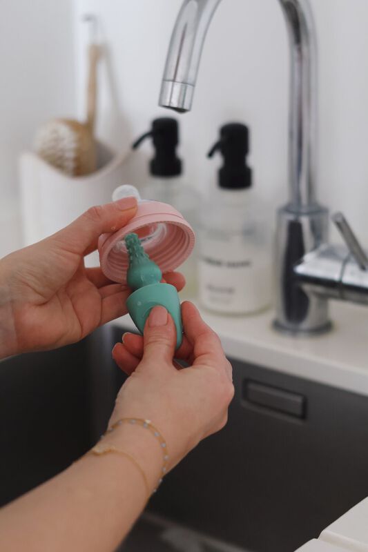Béaba 2-in-1 Silicone Bottle Brush – Sage Green