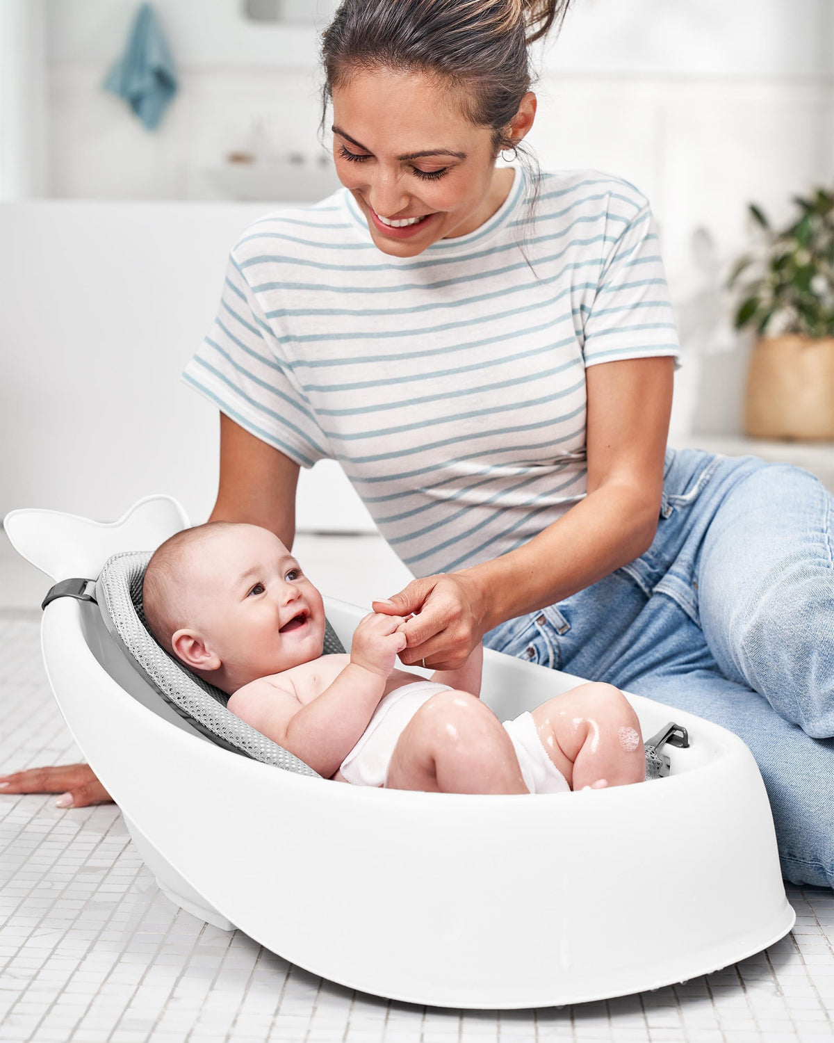 Skip Hop Moby Smart Sling 3 - Stage Tub White