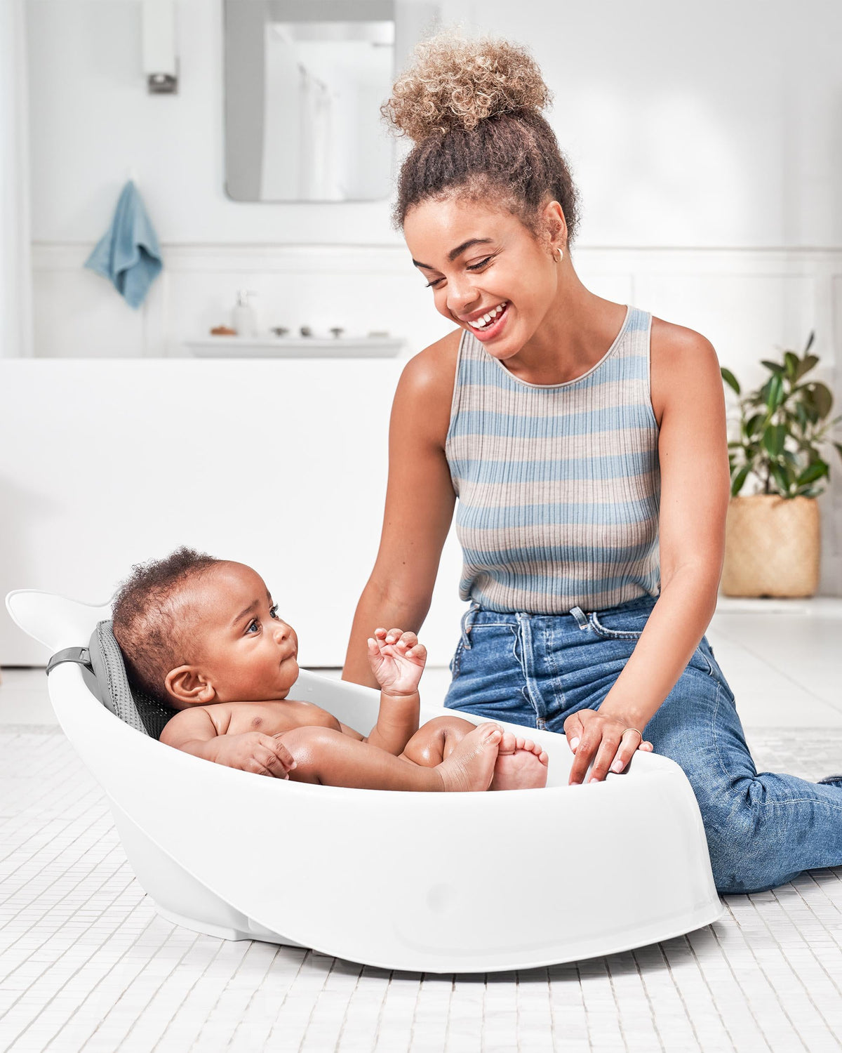 Skip Hop Moby Smart Sling 3 - Stage Tub White