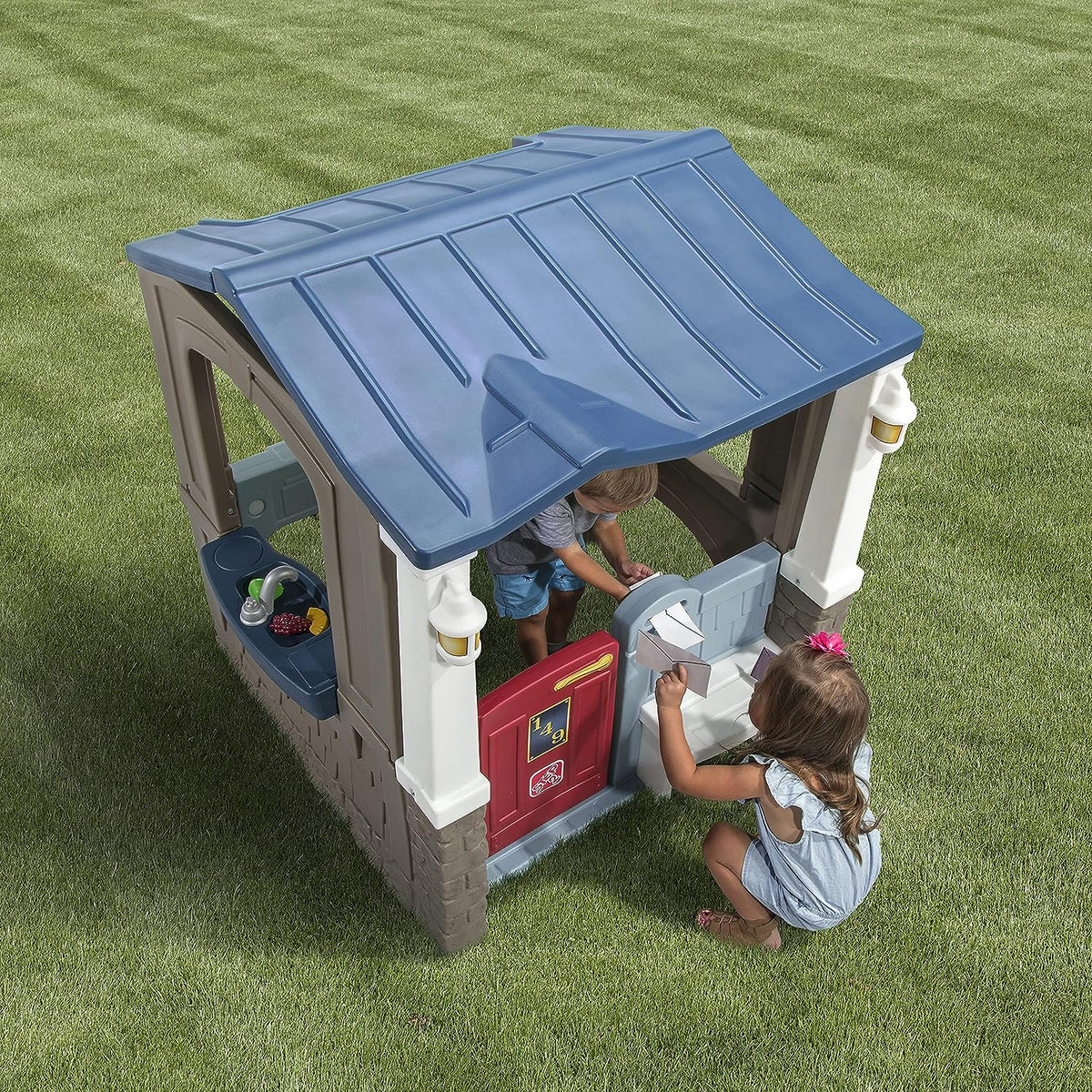 Step2 Seaside Villa Playhouse