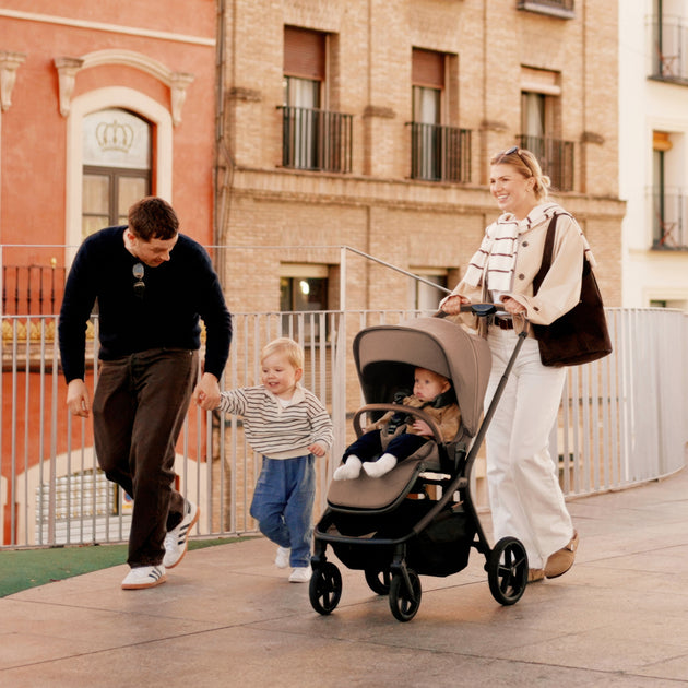Silver Cross Breez Pushchair Birth to 22 kg Maple