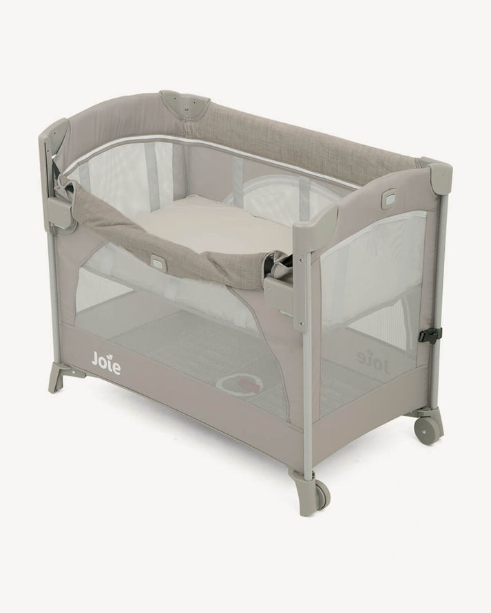 Joie Kubbie™ Sleep Bedside Crib & Travel Cot – Satellite