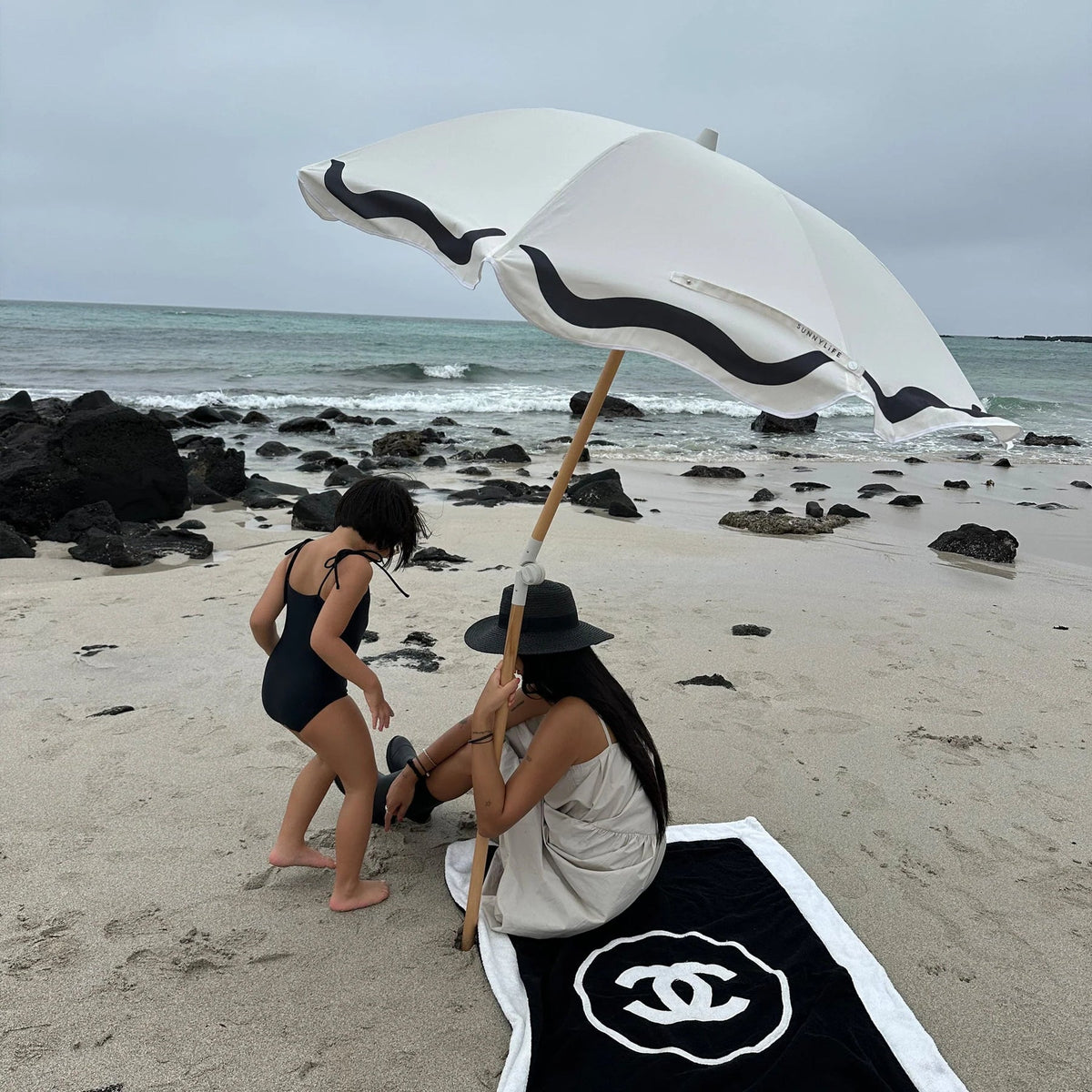 Sunnylife Luxe Beach Umbrella Casa Marbella Vintage Black