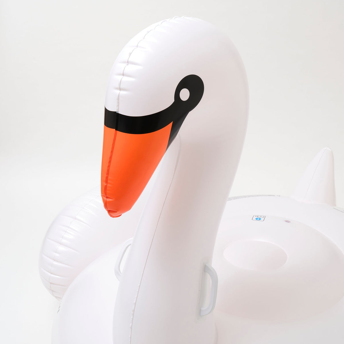 SUNNYLIFE Luxe Ride-On Swan White