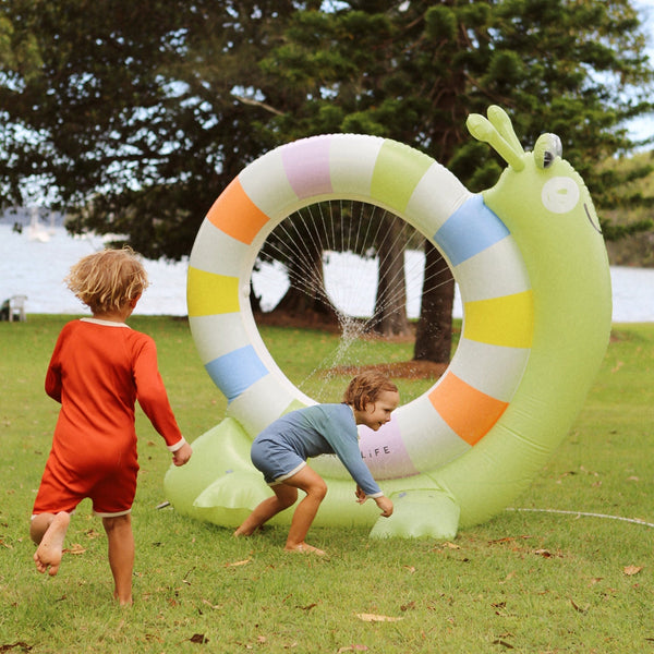 SUNNYLIFE Snail Giant Sprinkler Into The Wild Multi