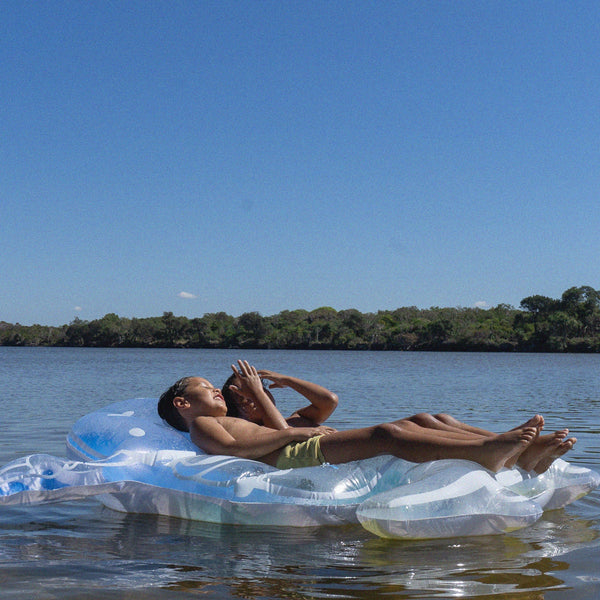 SUNNYLIFE Kids Lie-On Float Burger Boy The Sea Kids Blue-Lime