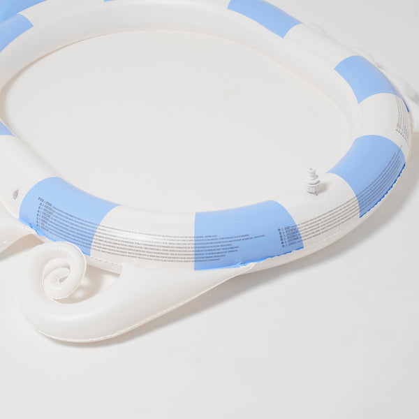 SUNNYLIFE Kids Sprinkler Mat Into the Wild Blue