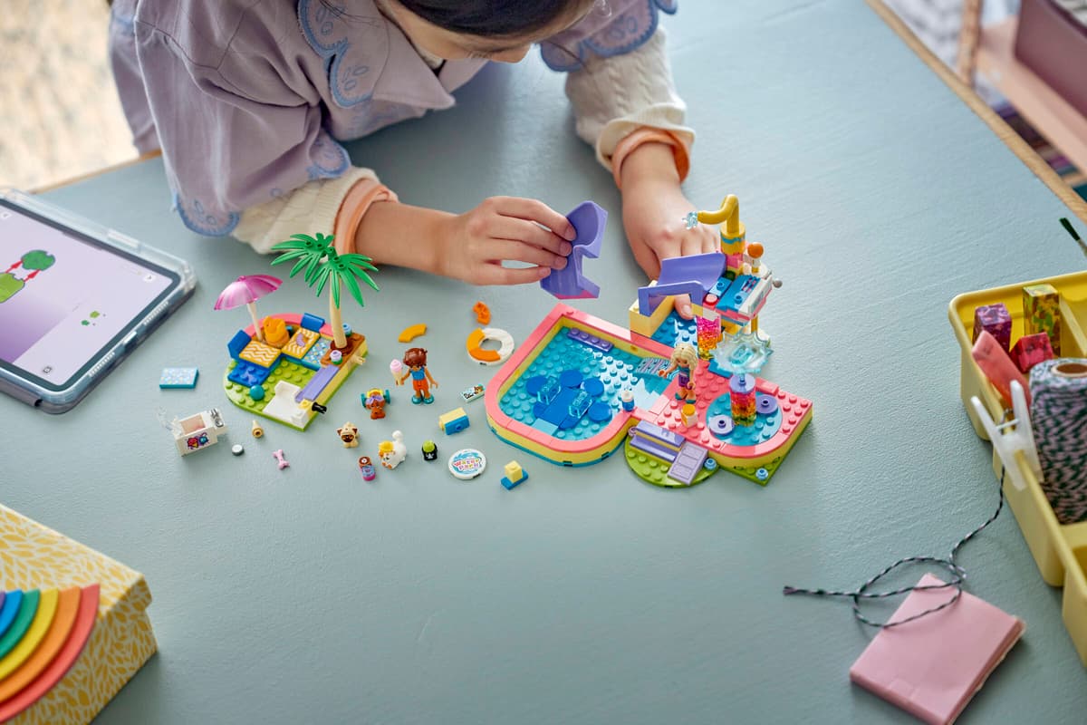 LEGO Friends Fun Water Park Day 278 Pieces 13 × 27 × 16 cm Multicolour