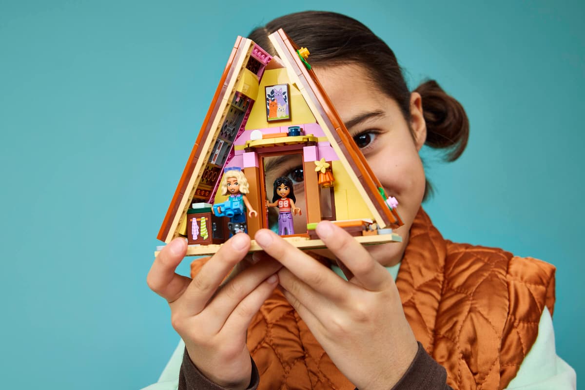 LEGO Friends Nature Glamping Cabin 295 Pieces 13 × 14 × 8 cm Multicolour