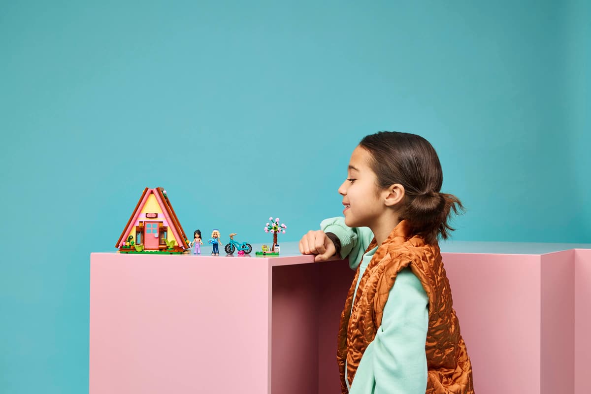 LEGO Friends Nature Glamping Cabin 295 Pieces 13 × 14 × 8 cm Multicolour