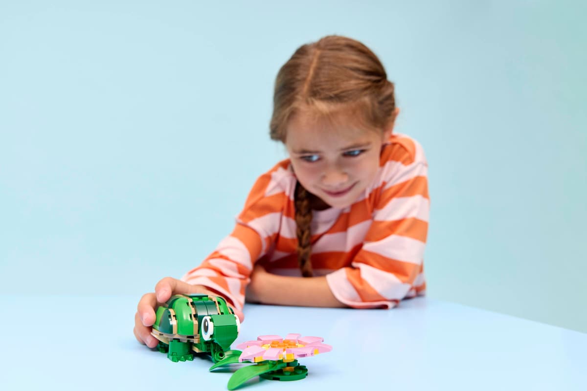 LEGO Creator 3in1 Turtle with a Water Lily Flower 124 Pieces 4 × 10 × 6 cm Multicolour
