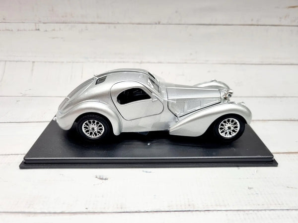 Bburago Bugatti Atlantic Grey
