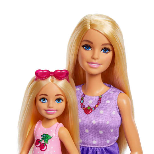 Barbie Family & Friends Picnic Playset with 2 Dolls & 9 Accessories Multicolour