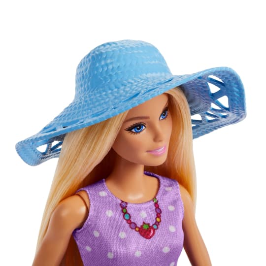 Barbie Family & Friends Picnic Playset with 2 Dolls & 9 Accessories Multicolour