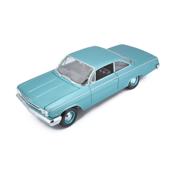 Maisto 1:18 1962 Chevrolet Bel Air - Metallic Light Blue