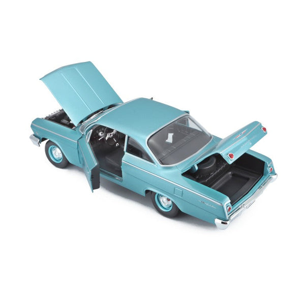 Maisto 1:18 1962 Chevrolet Bel Air - Metallic Light Blue