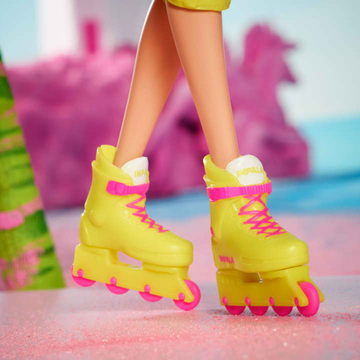Barbie The Movie Margot Robbie Inline Skating Doll – HRB04 | 3Y+