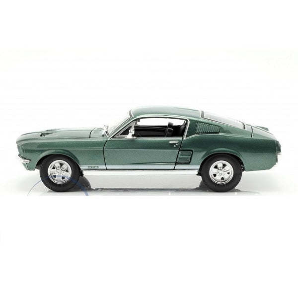 Maisto 1:18 1967 Ford Mustang GTA Fastback