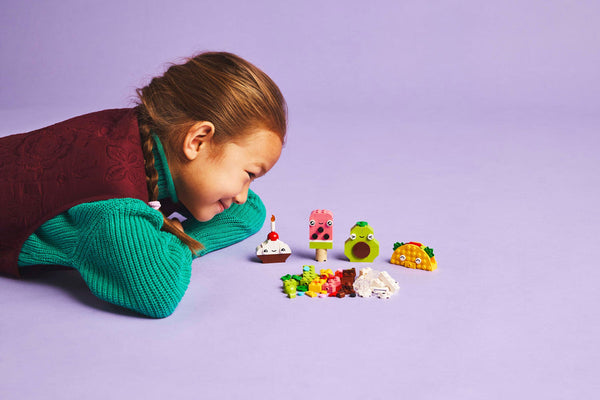 Lego Classic Creative Food Friends Imaginative Pretend-Play Toy 11039 Building Kit (150 Pieces)