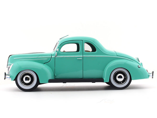 1939 Ford Coupe Green 1:18 Maisto licensed diecast scale model car collectible
